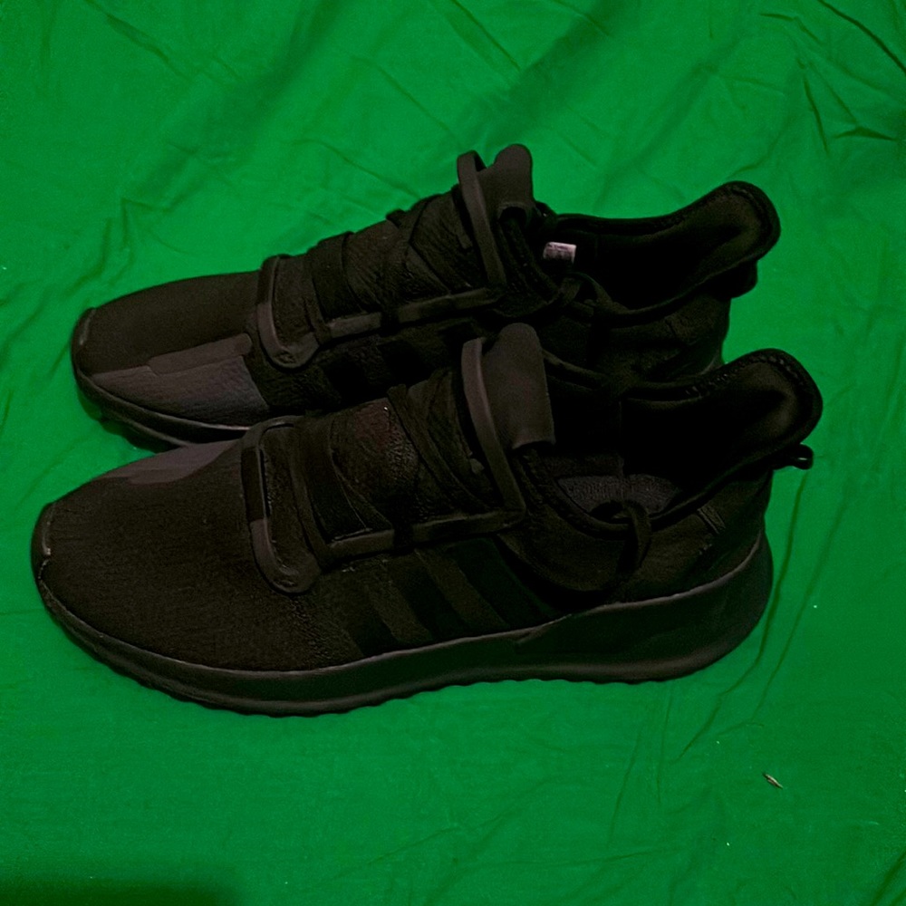 Adidas Sneakers Black Like New